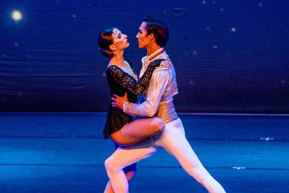 &Zcy;&vcy;&iocy;&zcy;&dcy;&ycy; &Mcy;&icy;&rcy;&ocy;&vcy;&ocy;&gcy;&ocy; &bcy;&acy;&lcy;&iecy;&tcy;&acy; &icy; Moscow State Ballet &vcy; &lcy;&iecy;&gcy;&iecy;&ncy;&dcy;&acy;&rcy;&ncy;&ocy;&mcy; &scy;&pcy;&iecy;&kcy;&tcy;&acy;&kcy;&lcy;&iecy; &laquo;&Kcy;&Acy;&Rcy;&Mcy;&IEcy;&Ncy;&raquo; &vcy; &Acy;&ncy;&acy;&pcy;&iecy;