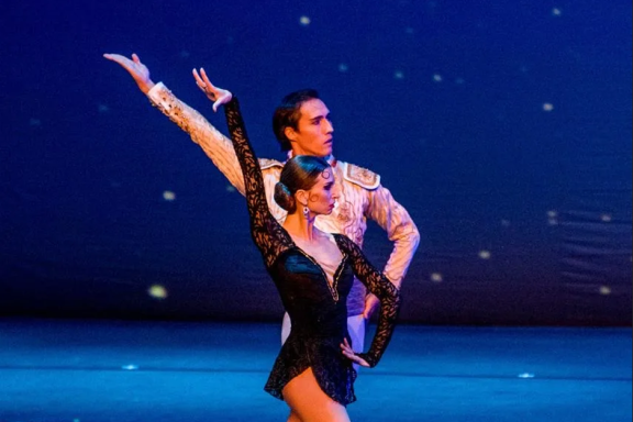 &Zcy;&vcy;&iocy;&zcy;&dcy;&ycy; &Mcy;&icy;&rcy;&ocy;&vcy;&ocy;&gcy;&ocy; &bcy;&acy;&lcy;&iecy;&tcy;&acy; &icy; Moscow State Ballet &vcy; &lcy;&iecy;&gcy;&iecy;&ncy;&dcy;&acy;&rcy;&ncy;&ocy;&mcy; &scy;&pcy;&iecy;&kcy;&tcy;&acy;&kcy;&lcy;&iecy; &laquo;&Kcy;&Acy;&Rcy;&Mcy;&IEcy;&Ncy;&raquo; &vcy; &Acy;&ncy;&acy;&pcy;&iecy;