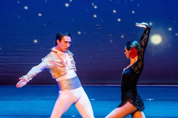 &Zcy;&vcy;&iocy;&zcy;&dcy;&ycy; &Mcy;&icy;&rcy;&ocy;&vcy;&ocy;&gcy;&ocy; &bcy;&acy;&lcy;&iecy;&tcy;&acy; &icy; Moscow State Ballet &vcy; &lcy;&iecy;&gcy;&iecy;&ncy;&dcy;&acy;&rcy;&ncy;&ocy;&mcy; &scy;&pcy;&iecy;&kcy;&tcy;&acy;&kcy;&lcy;&iecy; &laquo;&Kcy;&Acy;&Rcy;&Mcy;&IEcy;&Ncy;&raquo; &vcy; &Acy;&ncy;&acy;&pcy;&iecy;