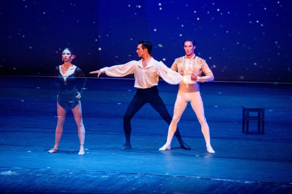 &Zcy;&vcy;&iocy;&zcy;&dcy;&ycy; &Mcy;&icy;&rcy;&ocy;&vcy;&ocy;&gcy;&ocy; &bcy;&acy;&lcy;&iecy;&tcy;&acy; &icy; Moscow State Ballet &vcy; &lcy;&iecy;&gcy;&iecy;&ncy;&dcy;&acy;&rcy;&ncy;&ocy;&mcy; &scy;&pcy;&iecy;&kcy;&tcy;&acy;&kcy;&lcy;&iecy; &laquo;&Kcy;&Acy;&Rcy;&Mcy;&IEcy;&Ncy;&raquo; &vcy; &Acy;&ncy;&acy;&pcy;&iecy;