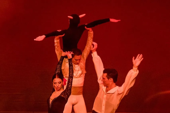 &Zcy;&vcy;&iocy;&zcy;&dcy;&ycy; &Mcy;&icy;&rcy;&ocy;&vcy;&ocy;&gcy;&ocy; &bcy;&acy;&lcy;&iecy;&tcy;&acy; &icy; Moscow State Ballet &vcy; &lcy;&iecy;&gcy;&iecy;&ncy;&dcy;&acy;&rcy;&ncy;&ocy;&mcy; &scy;&pcy;&iecy;&kcy;&tcy;&acy;&kcy;&lcy;&iecy; &laquo;&Kcy;&Acy;&Rcy;&Mcy;&IEcy;&Ncy;&raquo; &vcy; &Acy;&ncy;&acy;&pcy;&iecy;