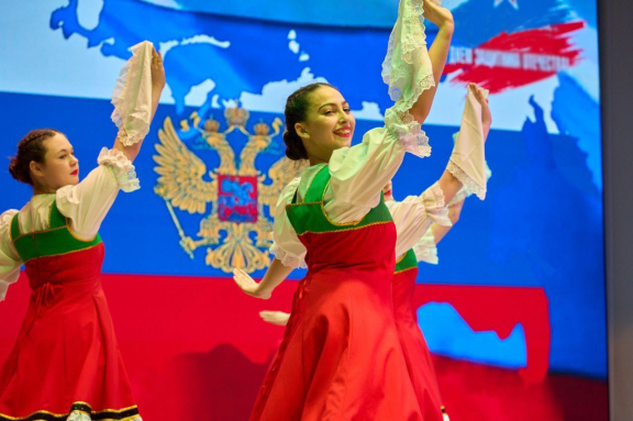 &Ocy;&tcy;&chcy;&iecy;&tcy;&ncy;&ycy;&jcy; &kcy;&ocy;&ncy;&tscy;&iecy;&rcy;&tcy; &ocy;&bcy;&rcy;&acy;&zcy;&tscy;&ocy;&vcy;&ocy;&gcy;&ocy; &khcy;&ucy;&dcy;&ocy;&zhcy;&iecy;&scy;&tcy;&vcy;&iecy;&ncy;&ncy;&ocy;&gcy;&ocy; &khcy;&ocy;&rcy;&iecy;&ocy;&gcy;&rcy;&acy;&fcy;&icy;&chcy;&iecy;&scy;&kcy;&ocy;&gcy;&ocy; &acy;&ncy;&scy;&acy;&mcy;&bcy;&lcy;&yacy; &laquo;&Pcy;&icy;&rcy;&ucy;&ecy;&tcy;&raquo; &laquo;&Vcy;&mcy;&iecy;&scy;&tcy;&iecy; &mcy;&ycy; &scy;&icy;&lcy;&acy;&raquo;